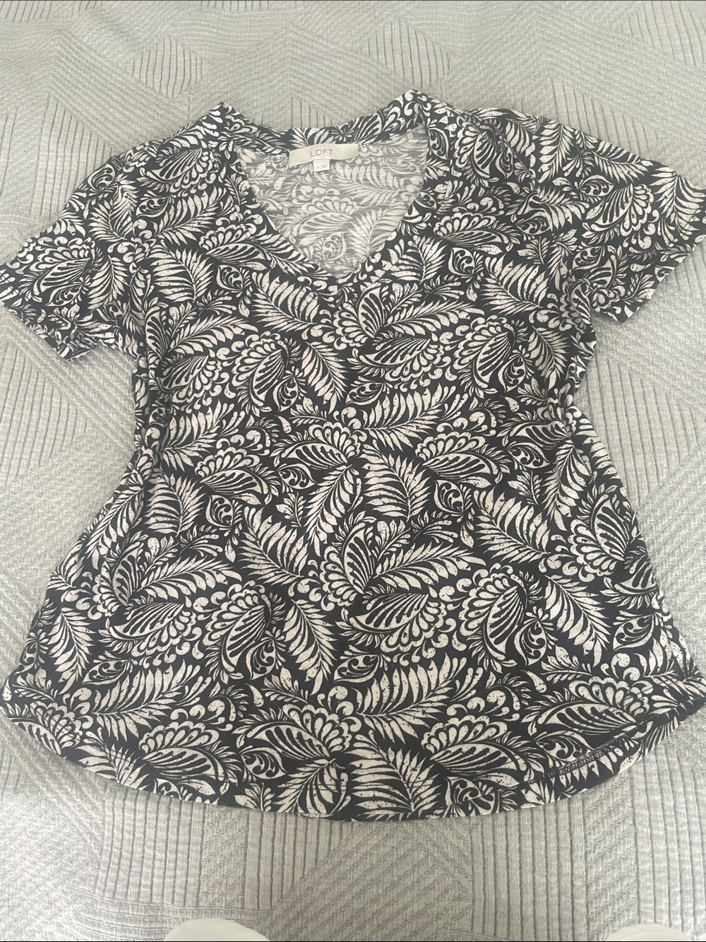 Loft cotton black and white v neck T